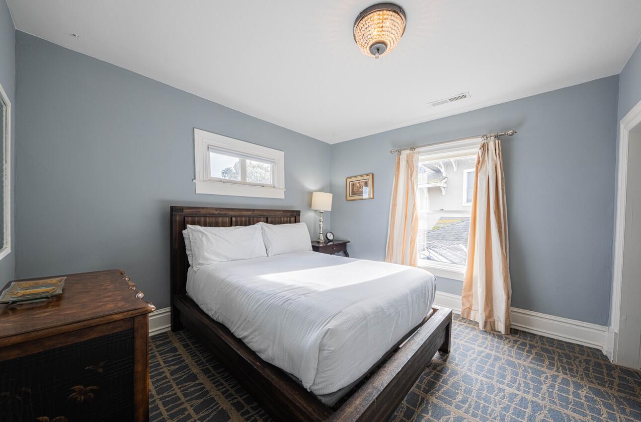 Detail Gallery Image 33 of 41 For 157 15th St, Pacific Grove,  CA 93950 - 3 Beds | 1/2 Baths