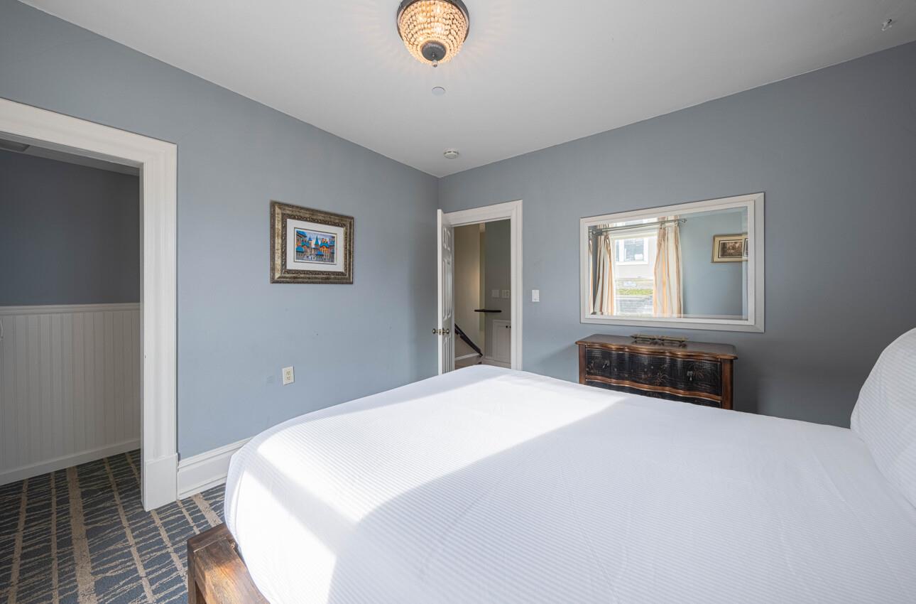 Detail Gallery Image 34 of 41 For 157 15th St, Pacific Grove,  CA 93950 - 3 Beds | 1/2 Baths