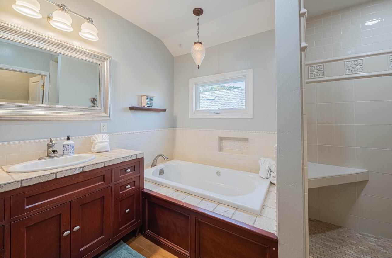 Detail Gallery Image 36 of 41 For 157 15th St, Pacific Grove,  CA 93950 - 3 Beds | 1/2 Baths