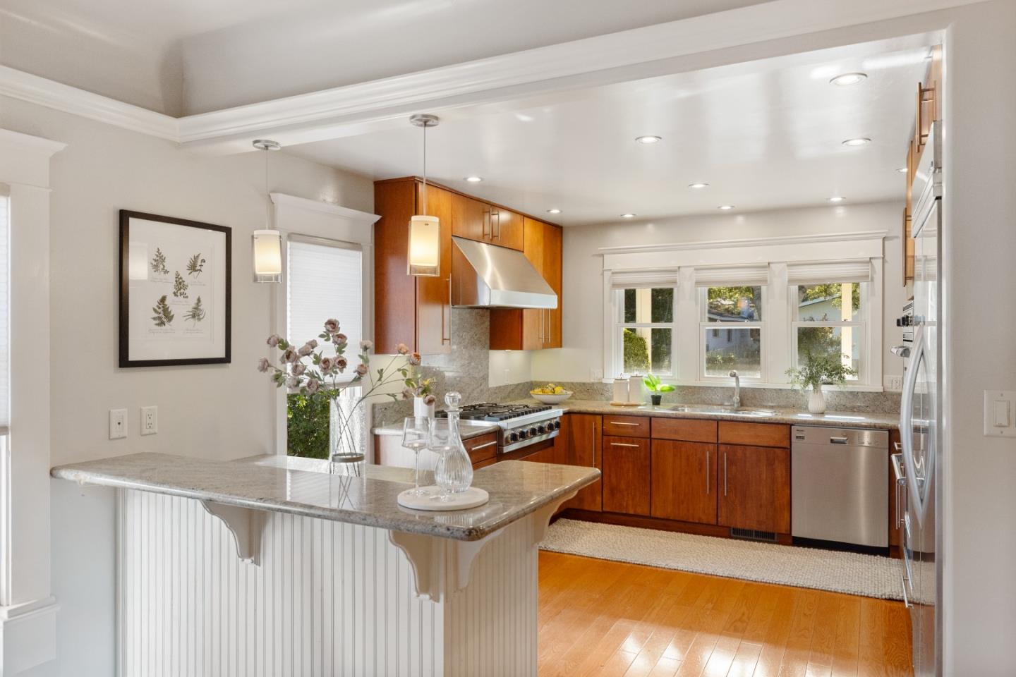 Detail Gallery Image 13 of 65 For 675 Pine St, Monterey,  CA 93940 - 5 Beds | 3/1 Baths