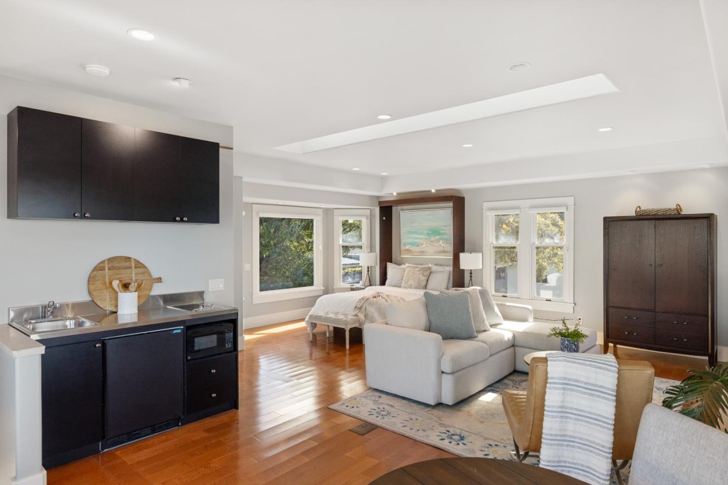 Detail Gallery Image 24 of 65 For 675 Pine St, Monterey,  CA 93940 - 5 Beds | 3/1 Baths