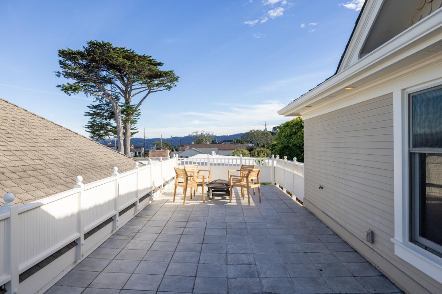 Detail Gallery Image 34 of 65 For 675 Pine St, Monterey,  CA 93940 - 5 Beds | 3/1 Baths