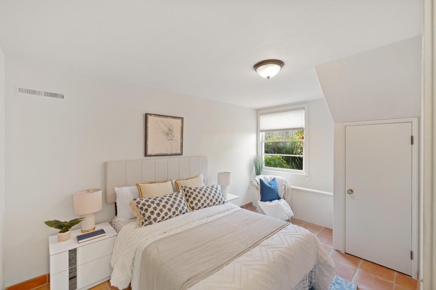 Detail Gallery Image 42 of 65 For 675 Pine St, Monterey,  CA 93940 - 5 Beds | 3/1 Baths