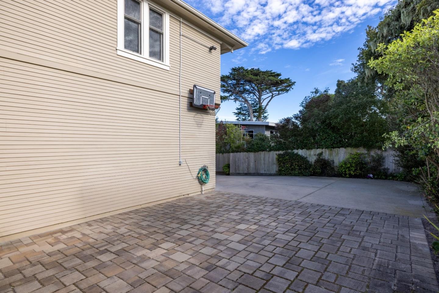 Detail Gallery Image 51 of 65 For 675 Pine St, Monterey,  CA 93940 - 5 Beds | 3/1 Baths