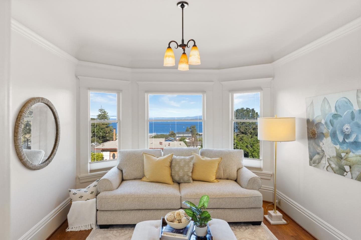 Detail Gallery Image 7 of 65 For 675 Pine St, Monterey,  CA 93940 - 5 Beds | 3/1 Baths