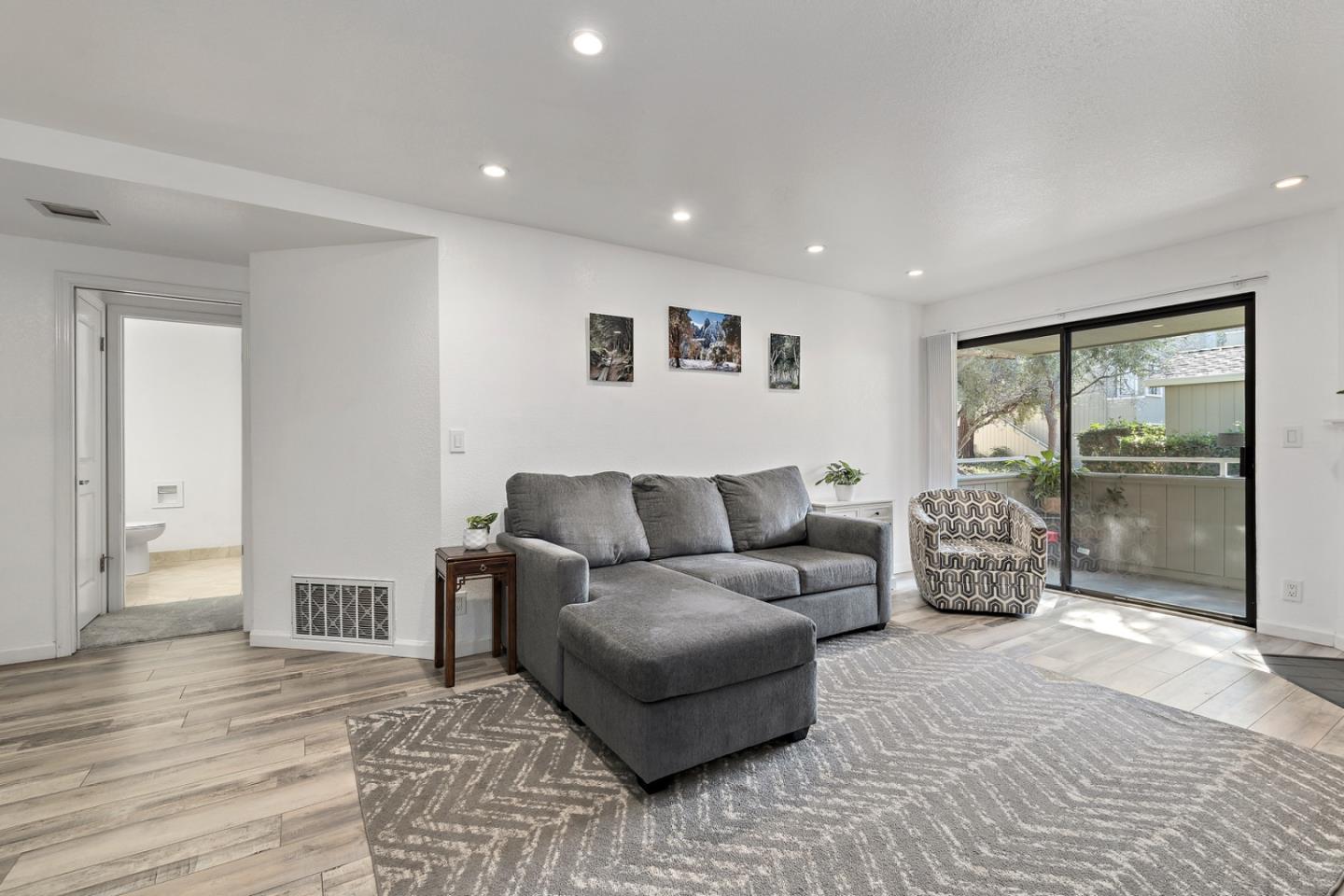 Detail Gallery Image 5 of 23 For 1751 Braddock Ct, San Jose,  CA 95125 - 2 Beds | 2 Baths