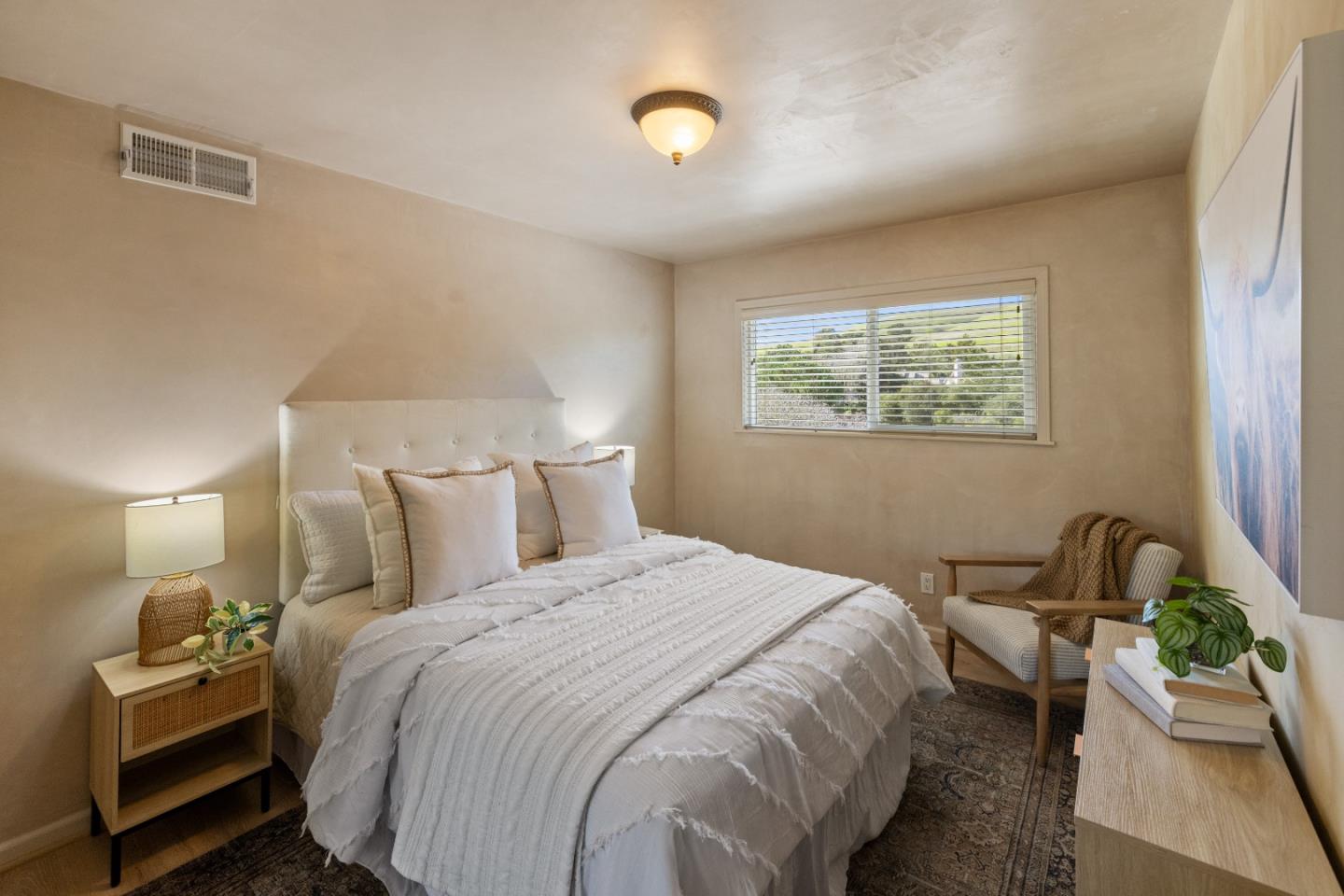 Detail Gallery Image 16 of 25 For 22700 Picador Dr, Salinas,  CA 93908 - 4 Beds | 3 Baths