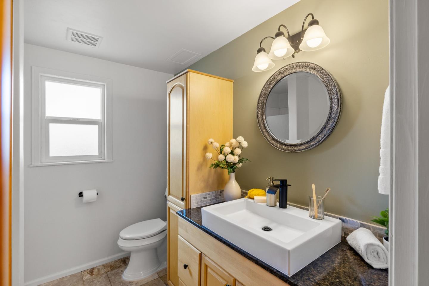 Detail Gallery Image 17 of 25 For 22700 Picador Dr, Salinas,  CA 93908 - 4 Beds | 3 Baths