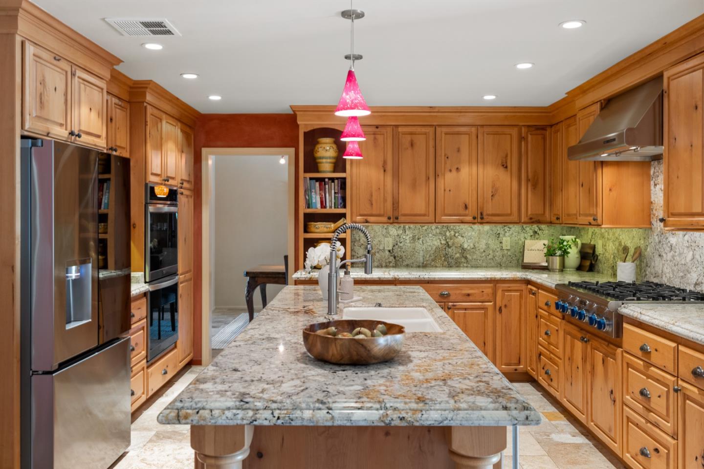 Detail Gallery Image 7 of 25 For 22700 Picador Dr, Salinas,  CA 93908 - 4 Beds | 3 Baths