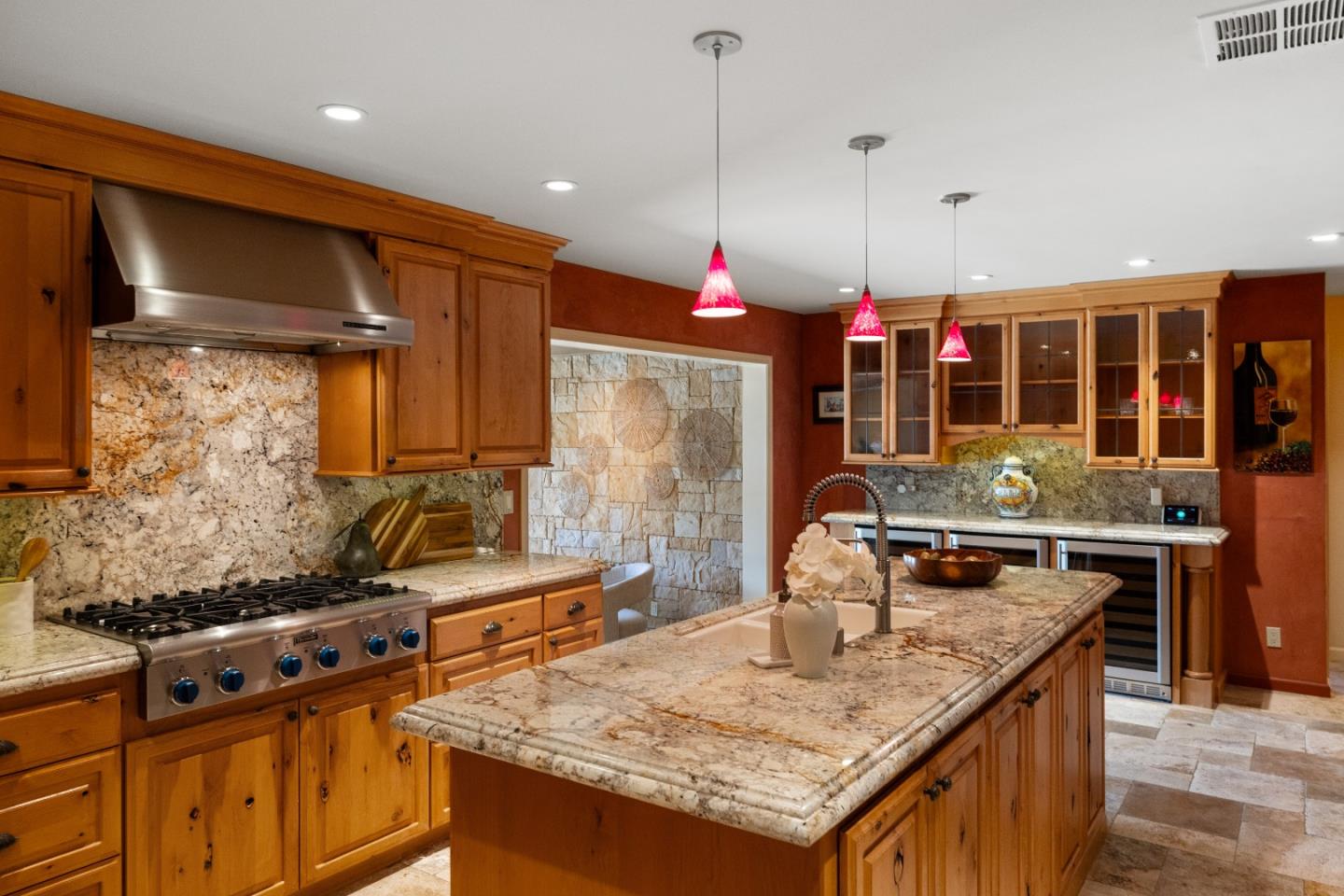 Detail Gallery Image 8 of 25 For 22700 Picador Dr, Salinas,  CA 93908 - 4 Beds | 3 Baths