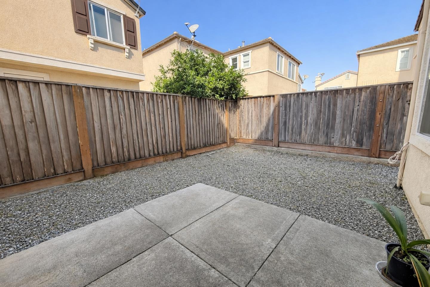 Detail Gallery Image 14 of 16 For 56 Vista Verde Cir, Watsonville,  CA 95076 - 4 Beds | 2/1 Baths