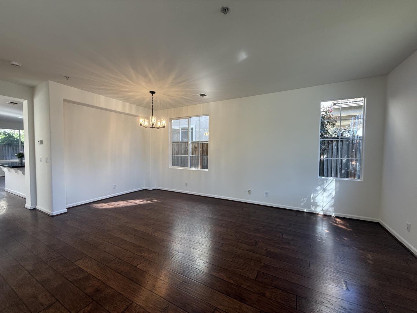 Detail Gallery Image 4 of 13 For 56 Vista Verde Cir, Watsonville,  CA 95076 - 4 Beds | 2/1 Baths