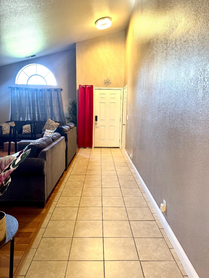 Detail Gallery Image 2 of 25 For 1363 Merganser Ct, Newman,  CA 95360 - 4 Beds | 2 Baths