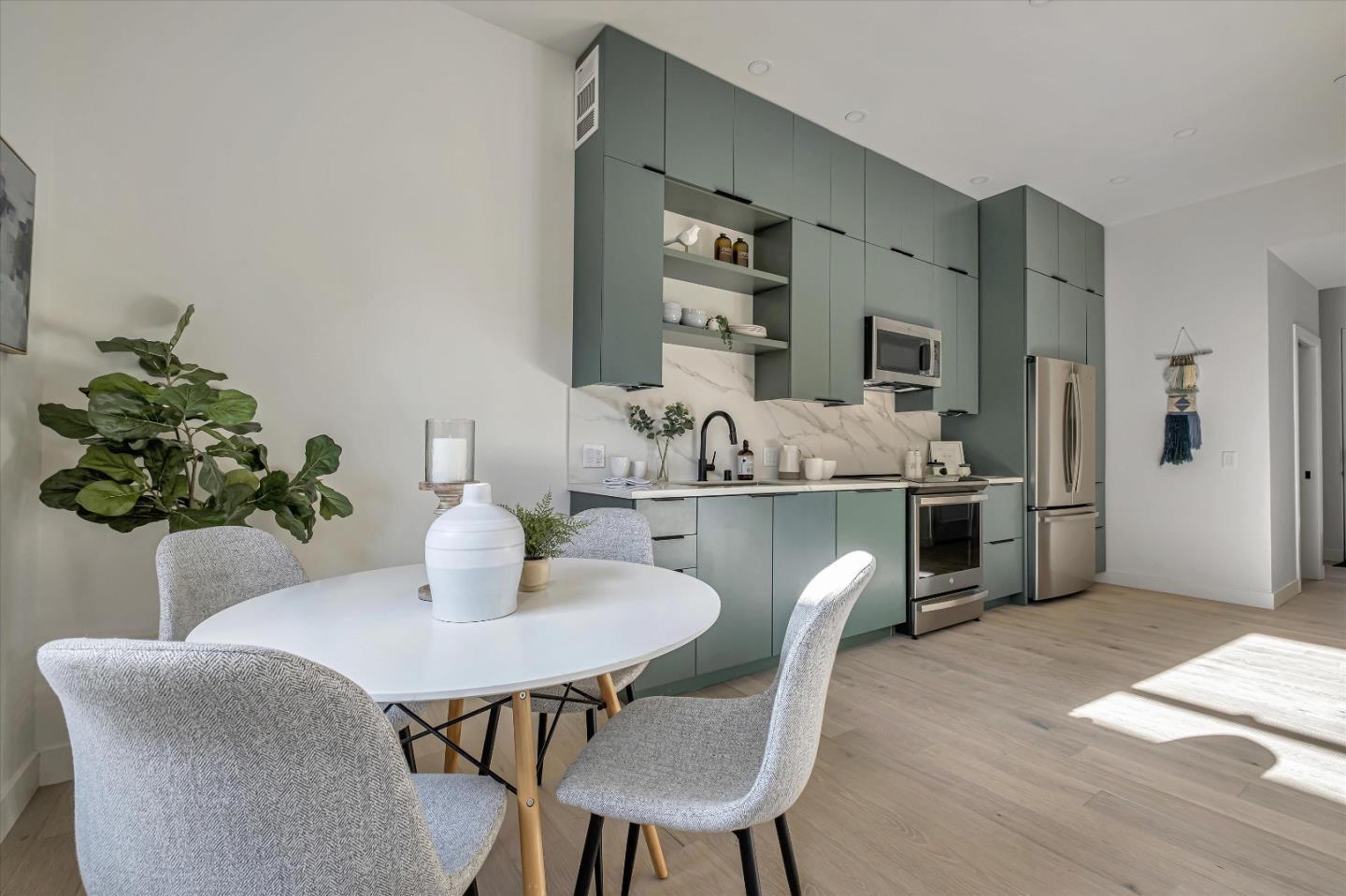 Detail Gallery Image 10 of 33 For 109 Darlington Ln, Soquel,  CA 95073 - 3 Beds | 2/1 Baths