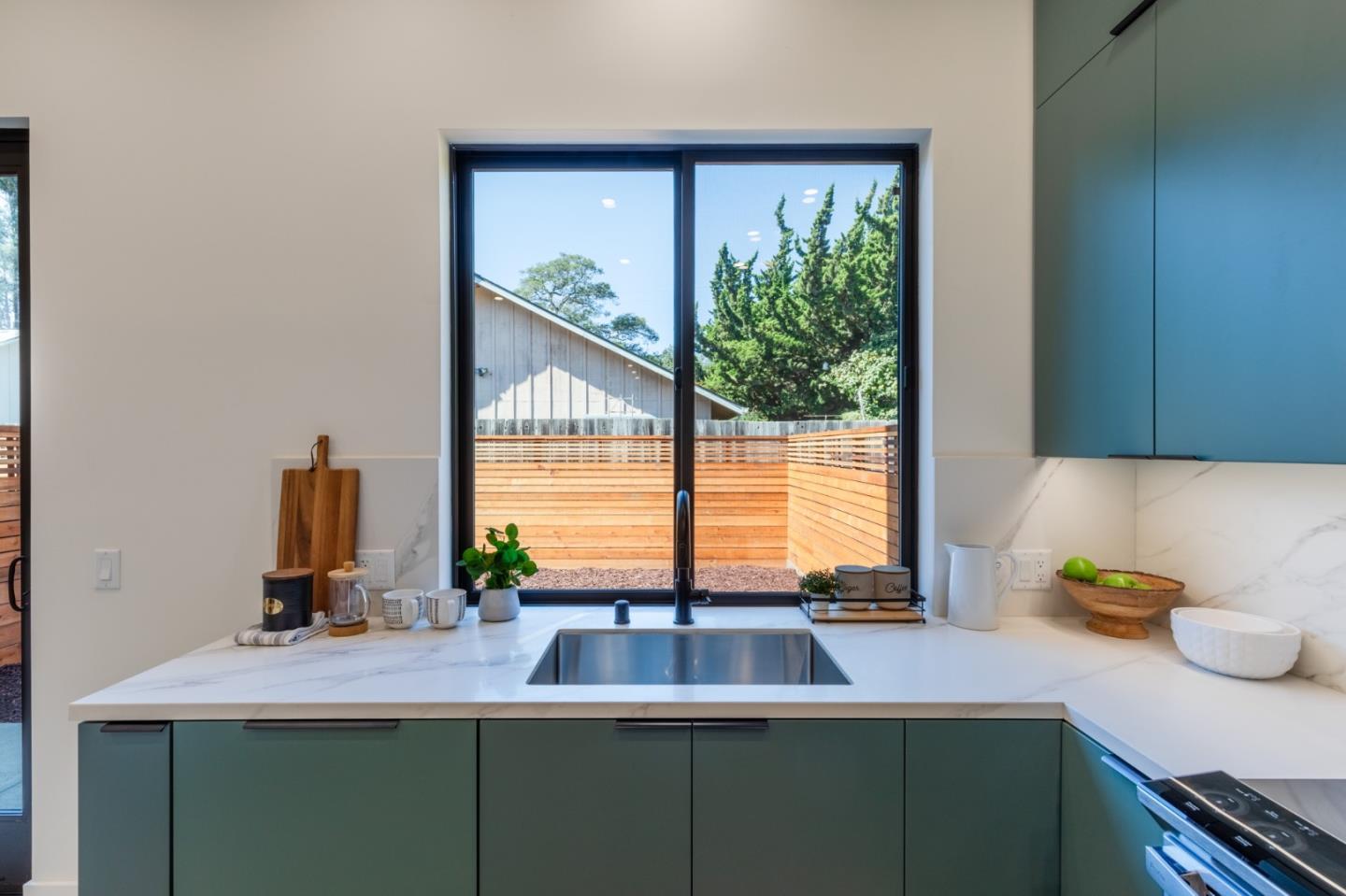 Detail Gallery Image 4 of 48 For 115 Darlington Ln, Soquel,  CA 95073 - 3 Beds | 2/1 Baths