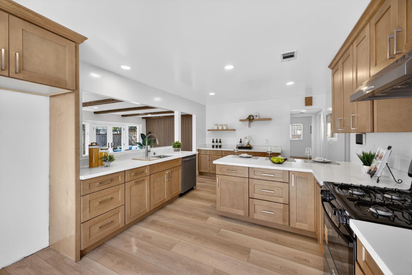 Detail Gallery Image 12 of 44 For 5755 Cohasset Way, San Jose,  CA 95123 - 4 Beds | 2 Baths