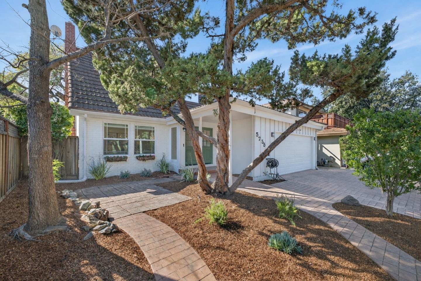 Detail Gallery Image 2 of 44 For 5755 Cohasset Way, San Jose,  CA 95123 - 4 Beds | 2 Baths