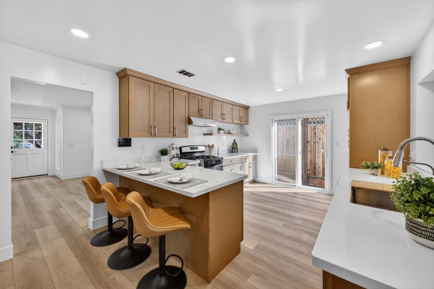 Detail Gallery Image 8 of 44 For 5755 Cohasset Way, San Jose,  CA 95123 - 4 Beds | 2 Baths