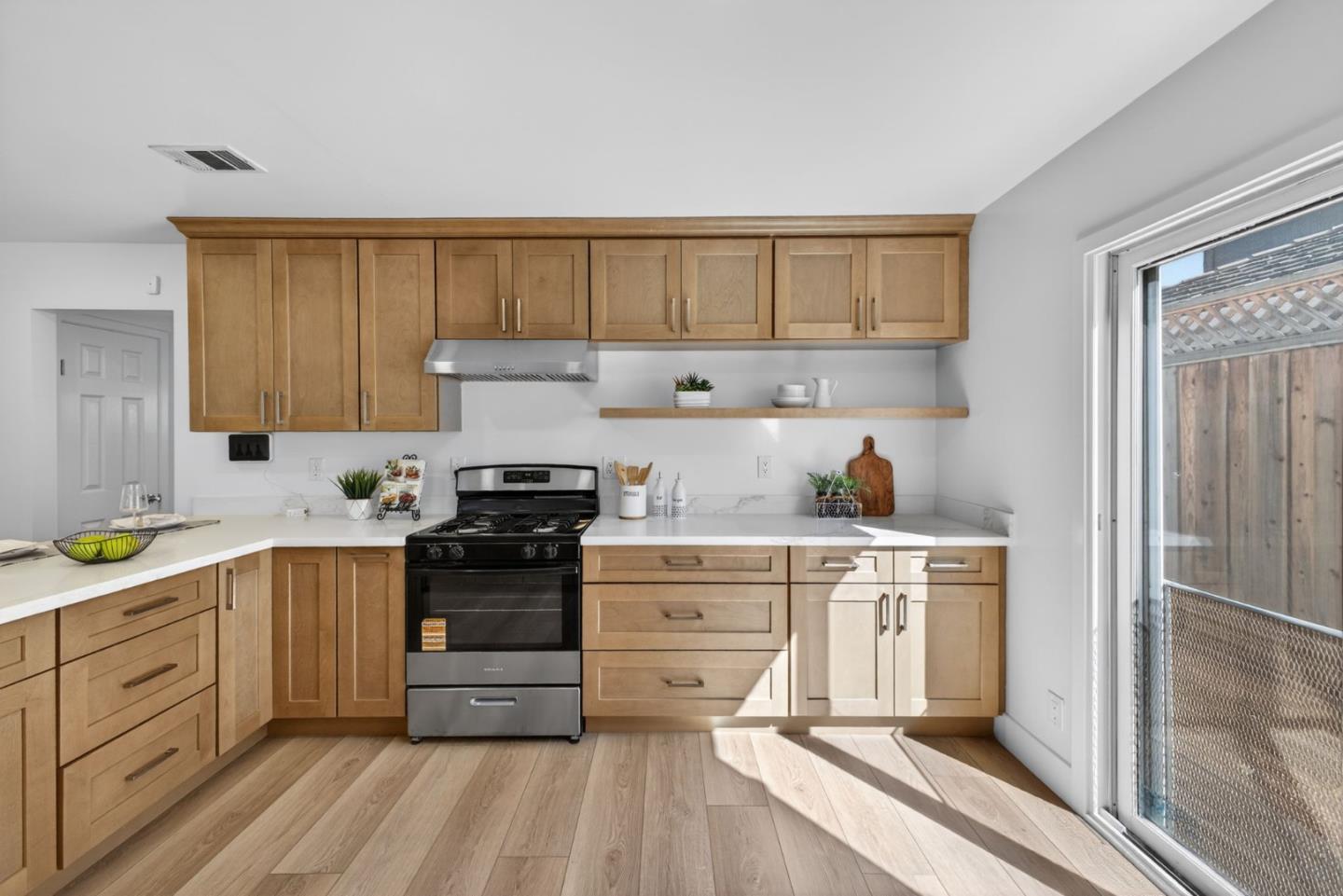 Detail Gallery Image 9 of 44 For 5755 Cohasset Way, San Jose,  CA 95123 - 4 Beds | 2 Baths