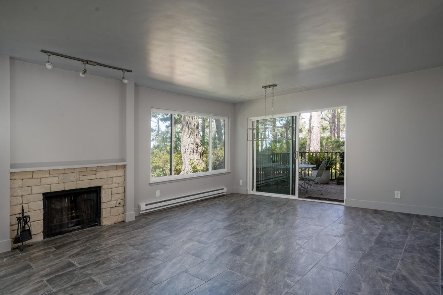 Detail Gallery Image 8 of 36 For 37 Ocean Pines Ln, Pebble Beach,  CA 93953 - 3 Beds | 3 Baths