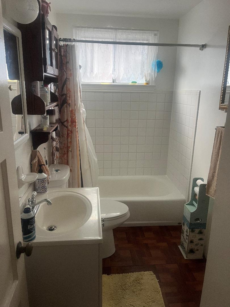 Detail Gallery Image 11 of 13 For 1022 Montgomery St, San Carlos,  CA 94070 - 3 Beds | 1/2 Baths