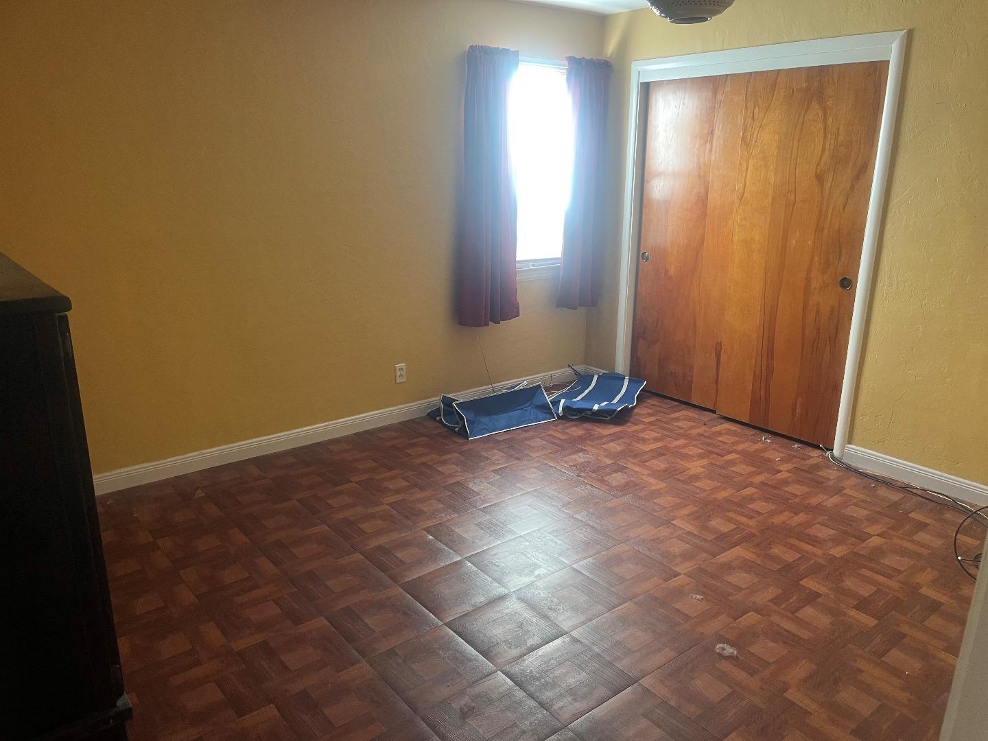 Detail Gallery Image 6 of 13 For 1022 Montgomery St, San Carlos,  CA 94070 - 3 Beds | 1/2 Baths