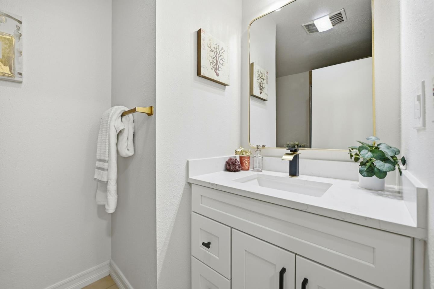 Detail Gallery Image 23 of 37 For 1898 Meridian Ave #24,  San Jose,  CA 95125 - 3 Beds | 2 Baths