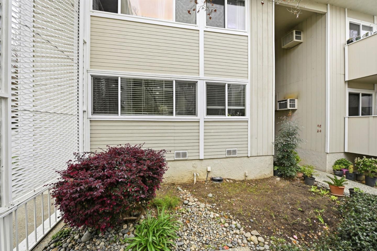 Detail Gallery Image 5 of 37 For 1898 Meridian Ave #24,  San Jose,  CA 95125 - 3 Beds | 2 Baths