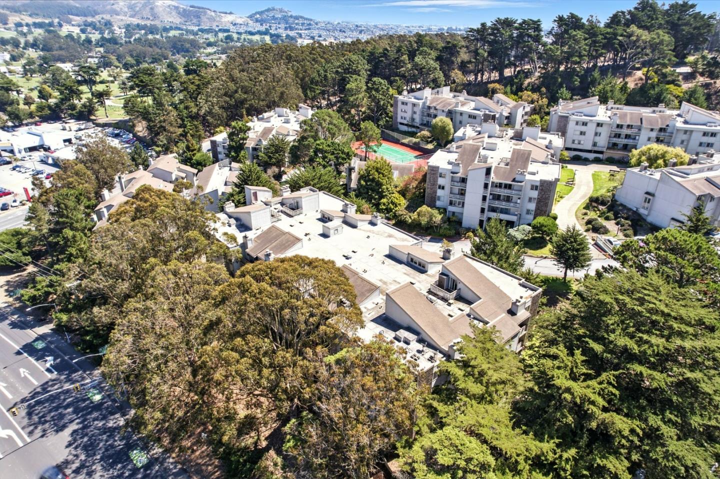 Detail Gallery Image 46 of 58 For 332 Philip Dr #101,  Daly City,  CA 94015 - 3 Beds | 2 Baths