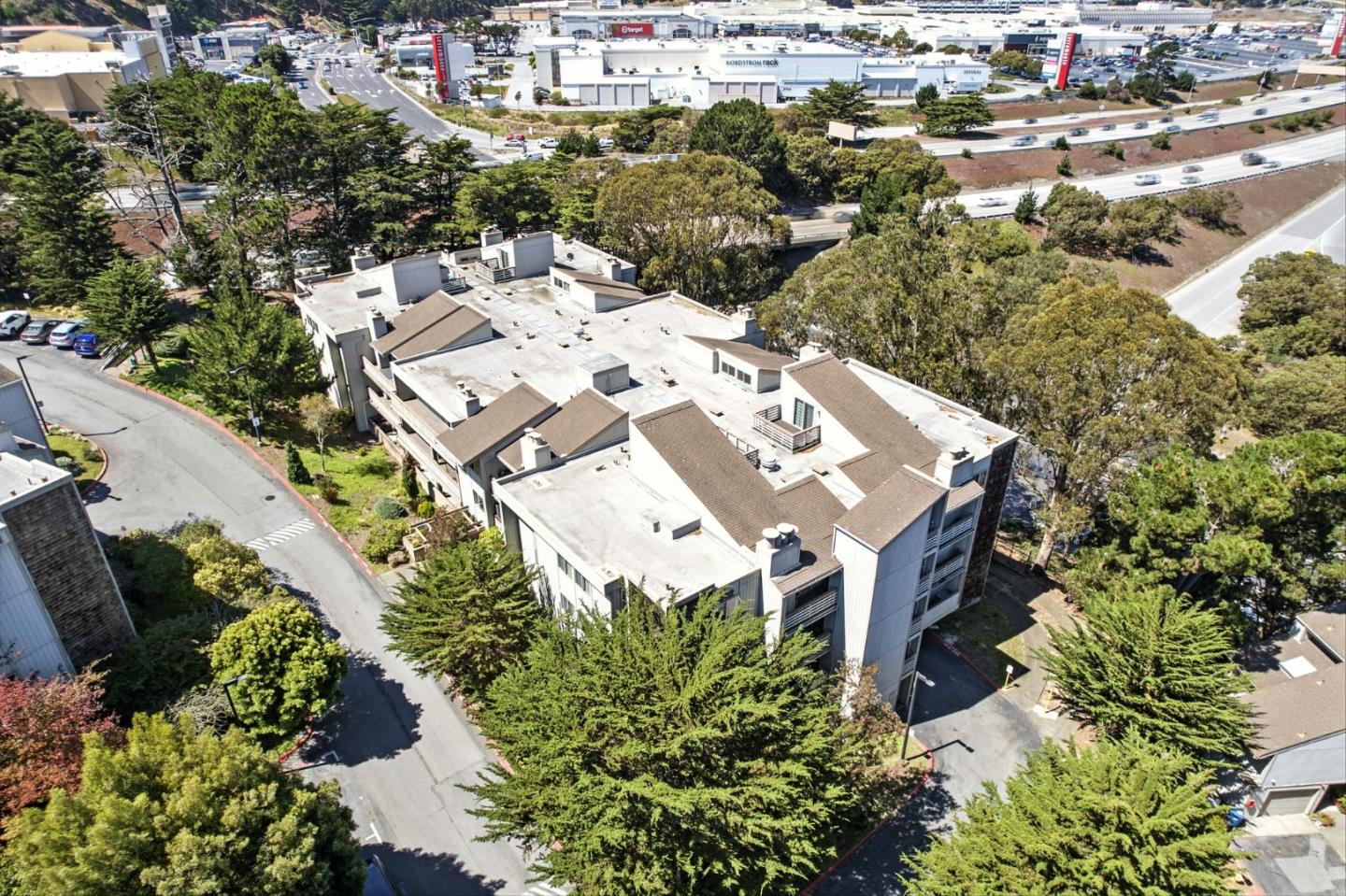 Detail Gallery Image 52 of 58 For 332 Philip Dr #101,  Daly City,  CA 94015 - 3 Beds | 2 Baths