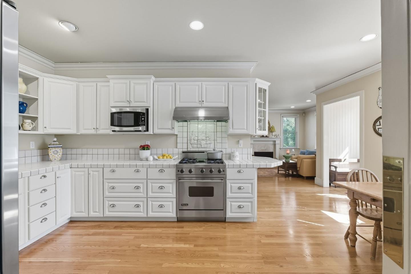 Detail Gallery Image 19 of 68 For Oak Meadow Dr, Los Gatos,  CA 95032 - 4 Beds | 4/1 Baths