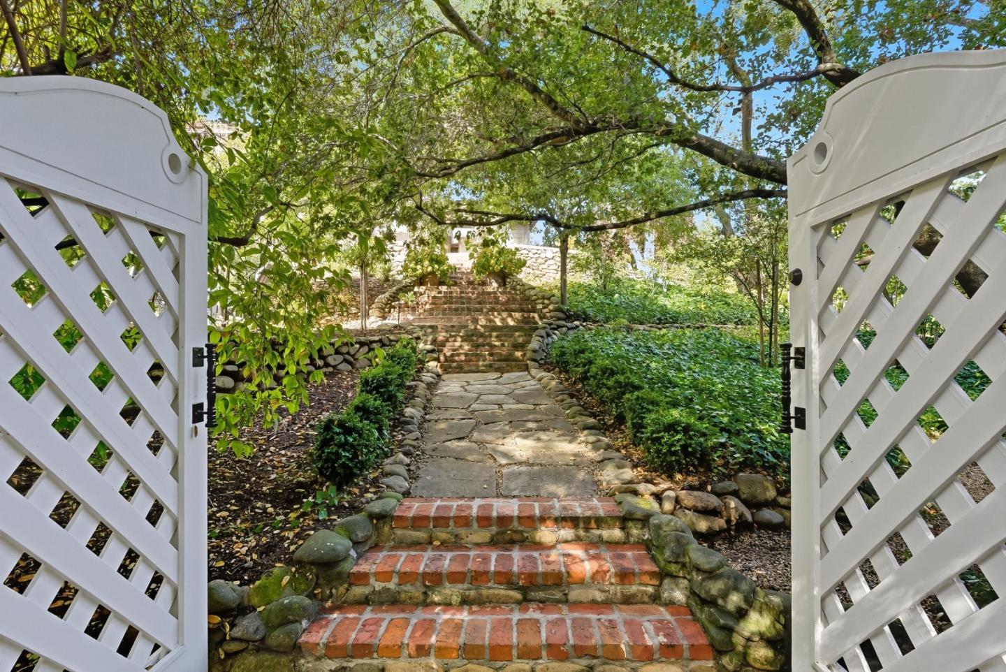 Detail Gallery Image 55 of 68 For Oak Meadow Dr, Los Gatos,  CA 95032 - 4 Beds | 4/1 Baths