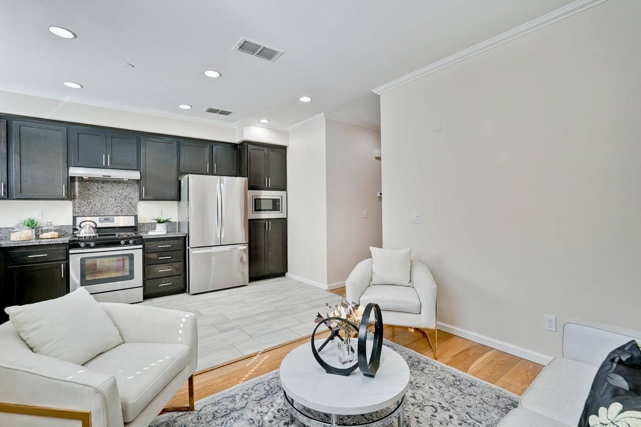 Detail Gallery Image 10 of 44 For 1369 Coyote Creek Way, Milpitas,  CA 95035 - 3 Beds | 3 Baths