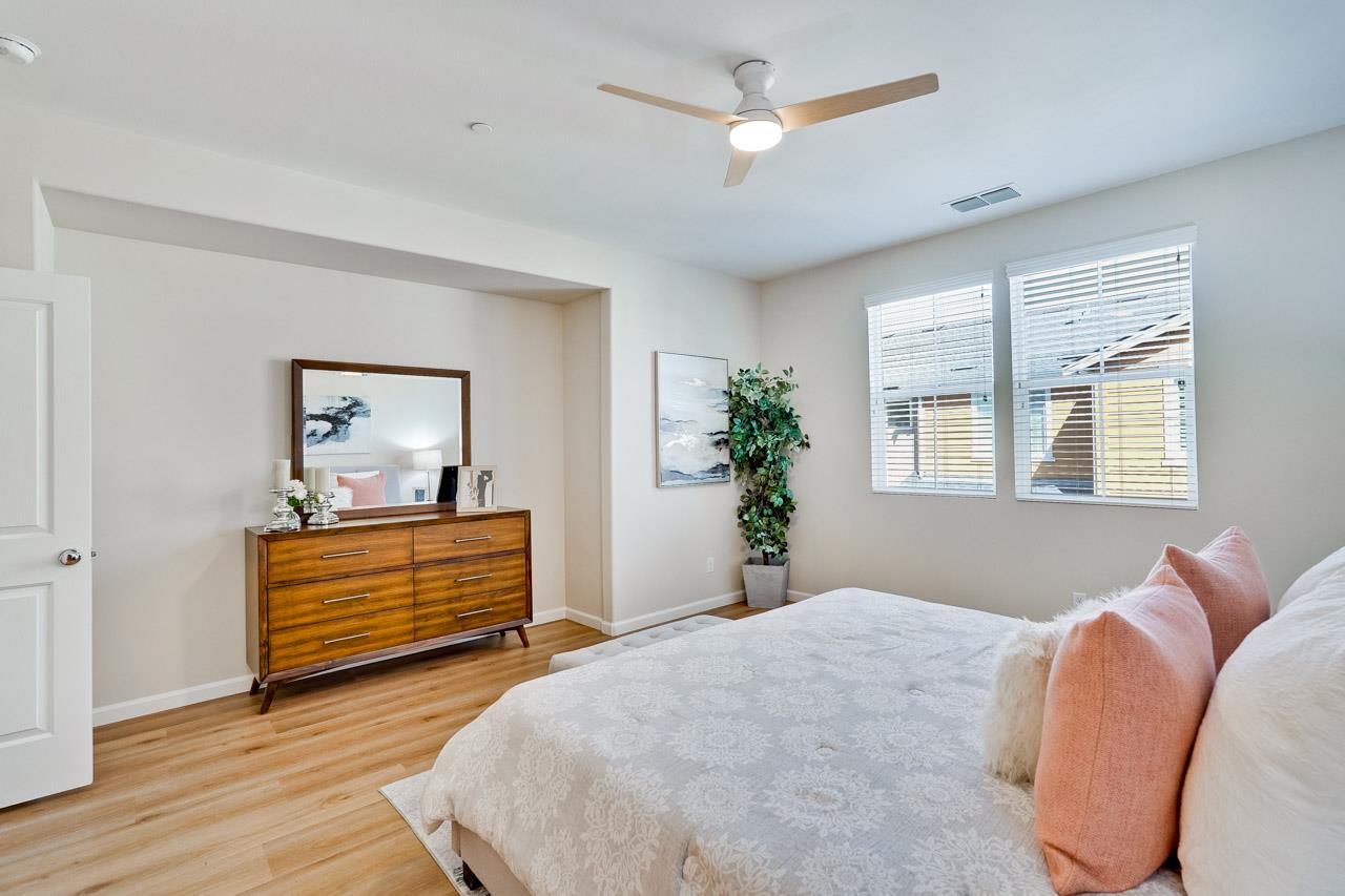 Detail Gallery Image 15 of 44 For 1369 Coyote Creek Way, Milpitas,  CA 95035 - 3 Beds | 3 Baths