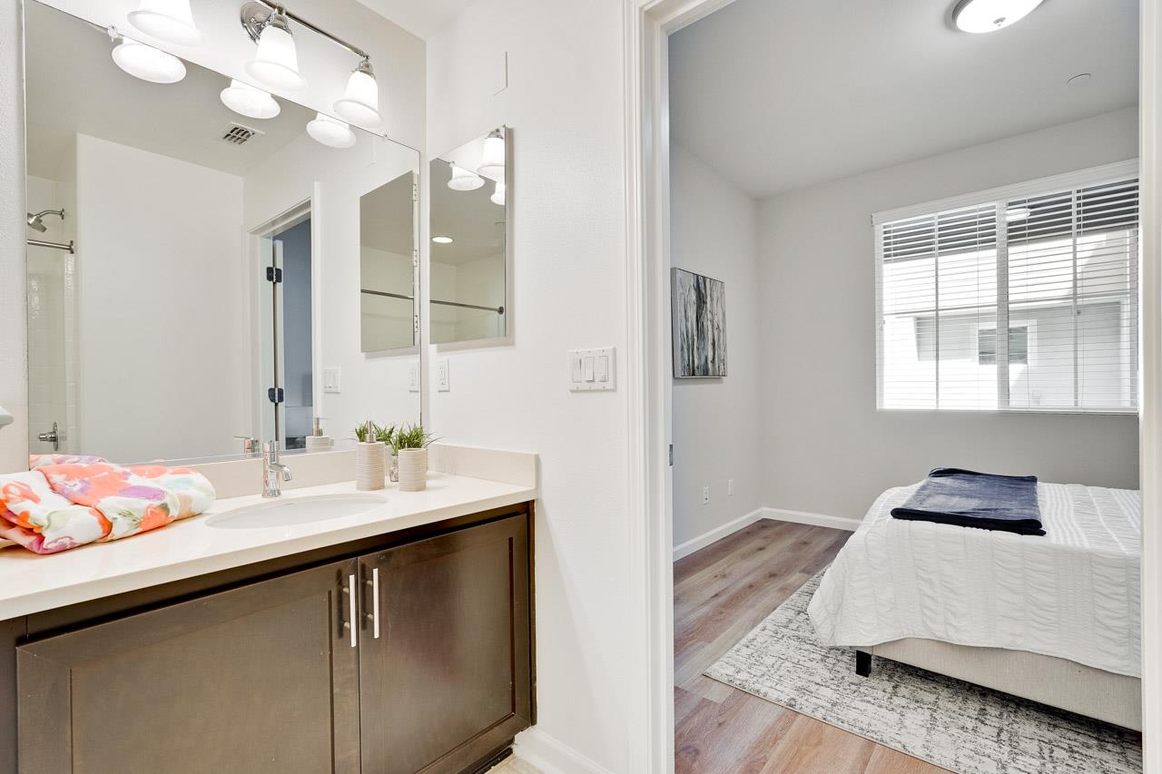 Detail Gallery Image 23 of 44 For 1369 Coyote Creek Way, Milpitas,  CA 95035 - 3 Beds | 3 Baths