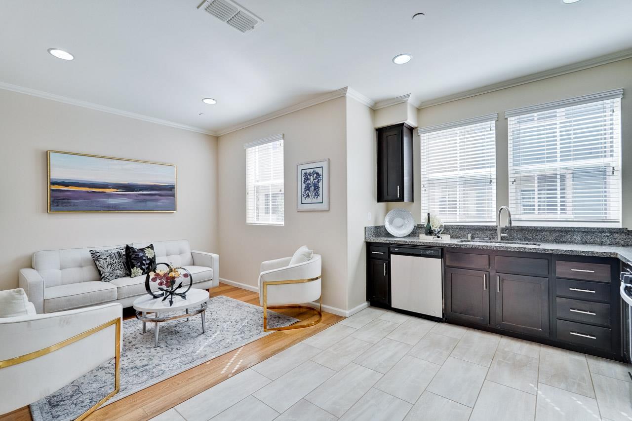 Detail Gallery Image 6 of 44 For 1369 Coyote Creek Way, Milpitas,  CA 95035 - 3 Beds | 3 Baths