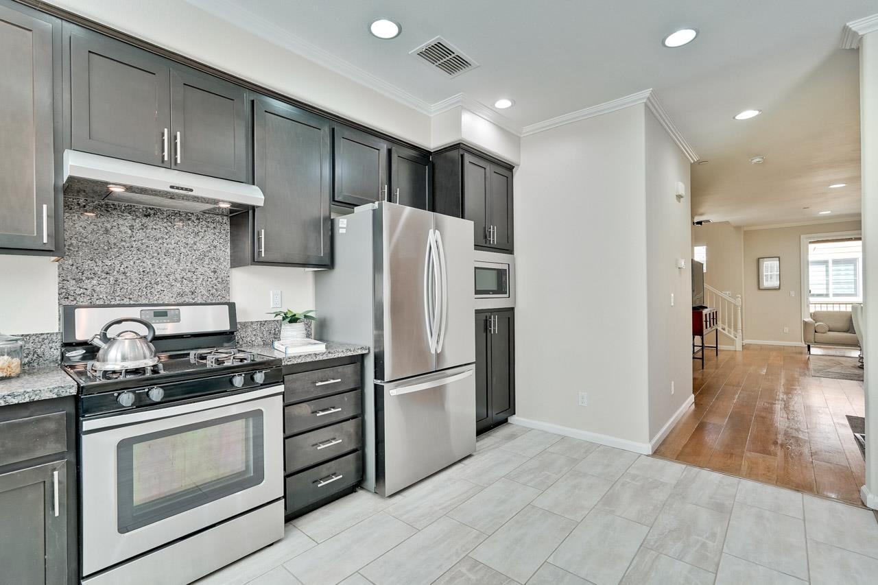 Detail Gallery Image 7 of 44 For 1369 Coyote Creek Way, Milpitas,  CA 95035 - 3 Beds | 3 Baths