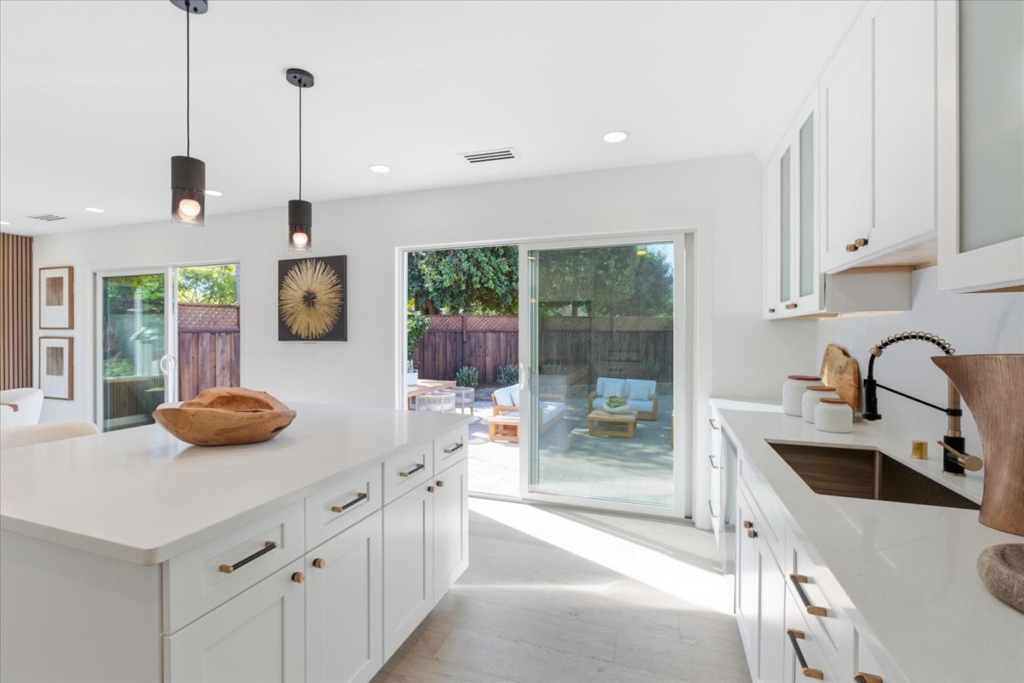 Detail Gallery Image 11 of 54 For 655 Washington St, Los Altos,  CA 94022 - 4 Beds | 3 Baths