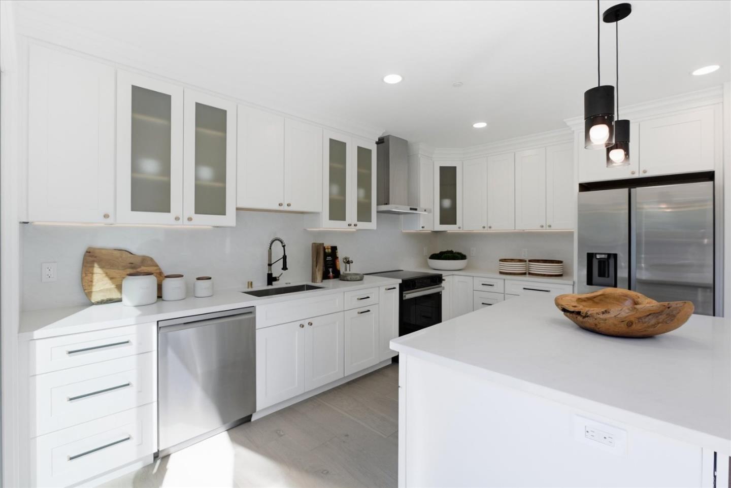 Detail Gallery Image 12 of 54 For 655 Washington St, Los Altos,  CA 94022 - 4 Beds | 3 Baths