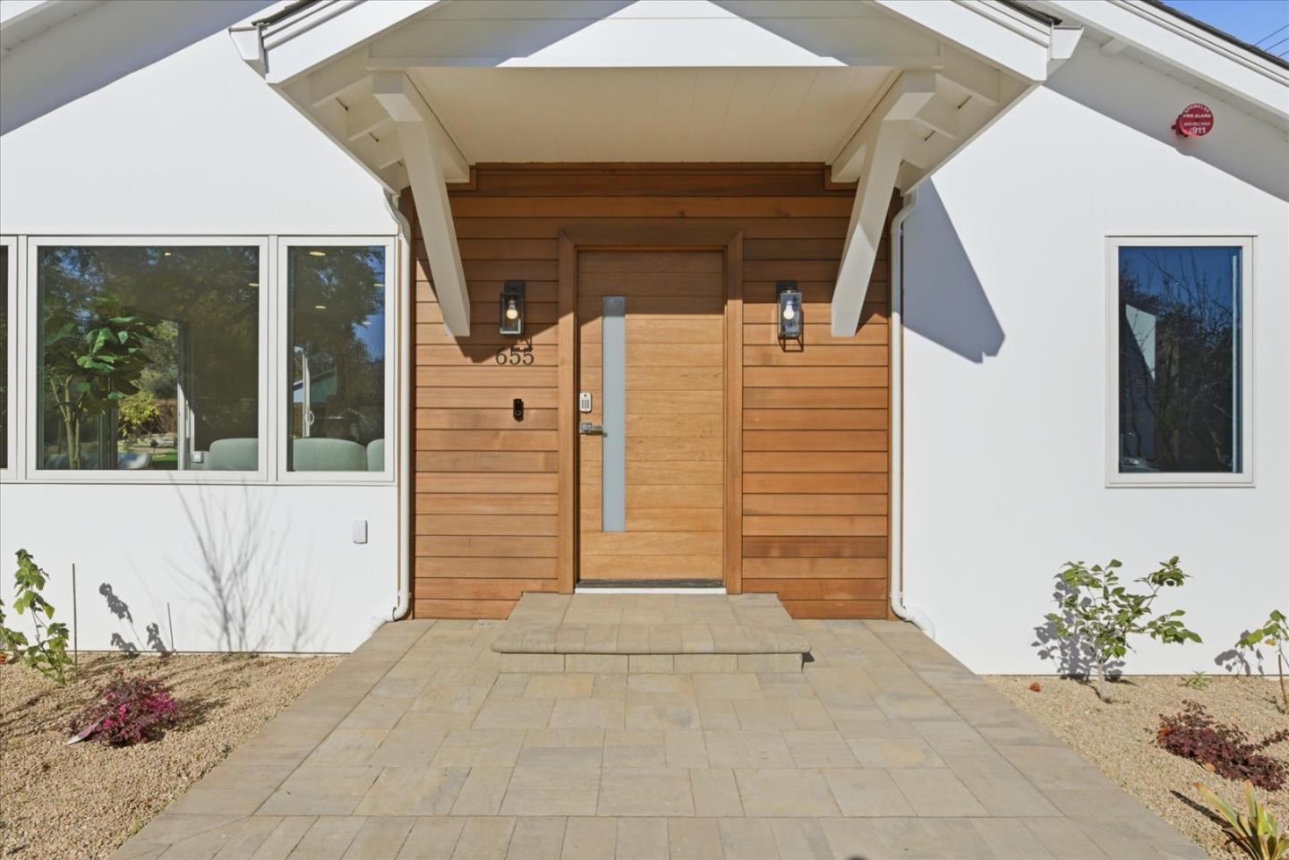 Detail Gallery Image 3 of 54 For 655 Washington St, Los Altos,  CA 94022 - 4 Beds | 3 Baths