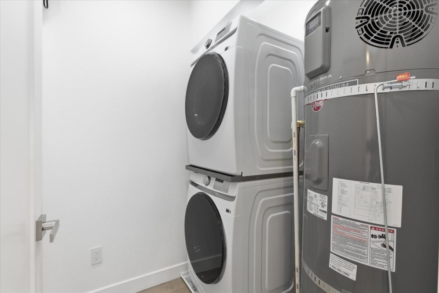 Detail Gallery Image 31 of 54 For 655 Washington St, Los Altos,  CA 94022 - 4 Beds | 3 Baths