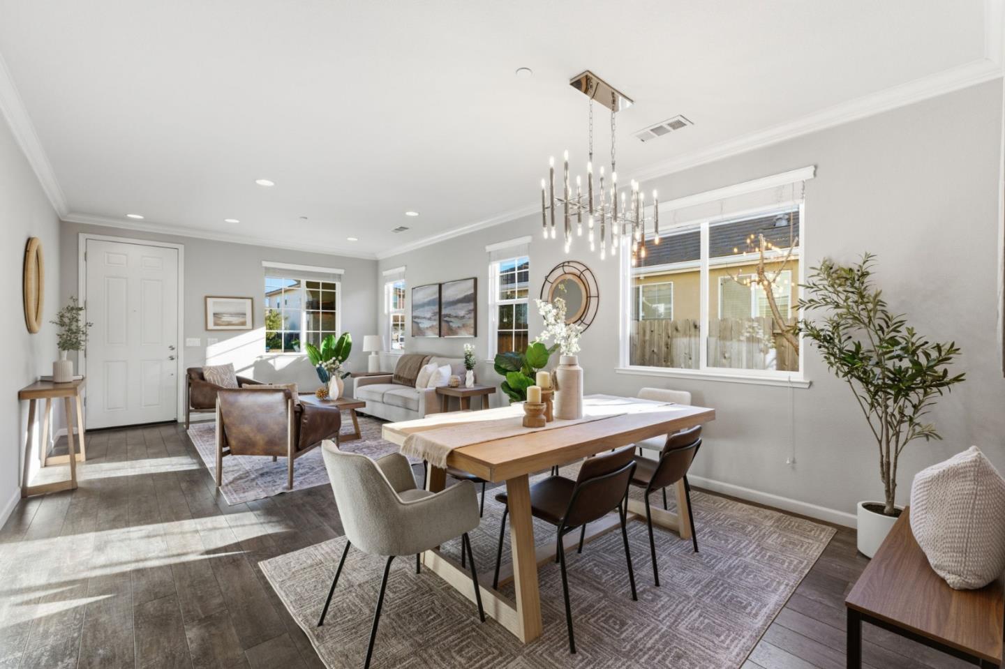 Detail Gallery Image 12 of 57 For 931 Held Ct, Hollister,  CA 95023 - 4 Beds | 2 Baths