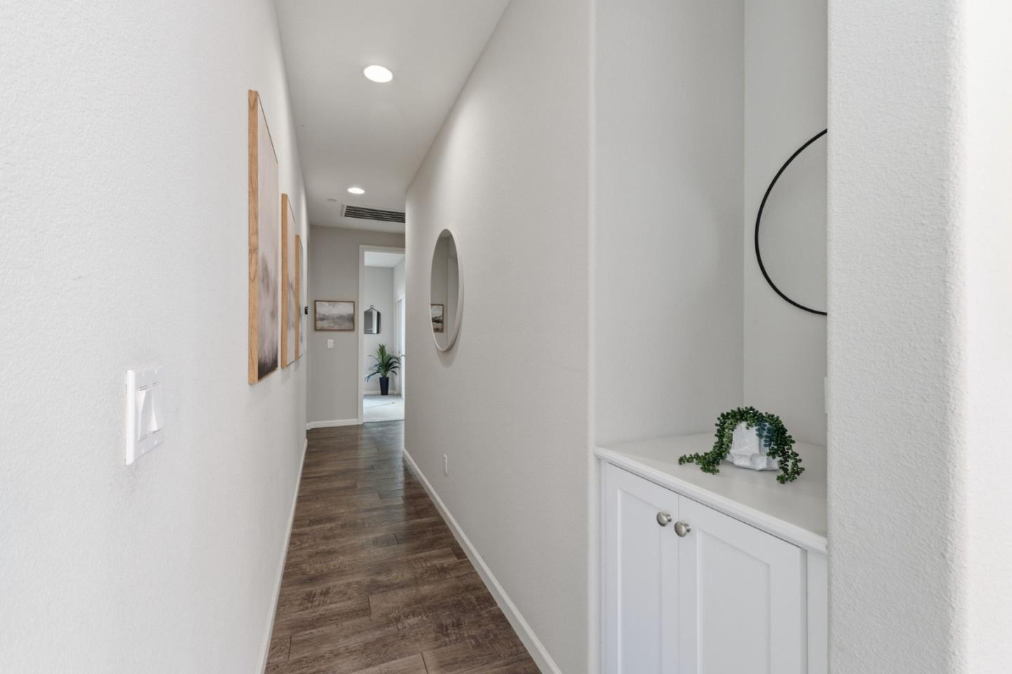 Detail Gallery Image 13 of 57 For 931 Held Ct, Hollister,  CA 95023 - 4 Beds | 2 Baths