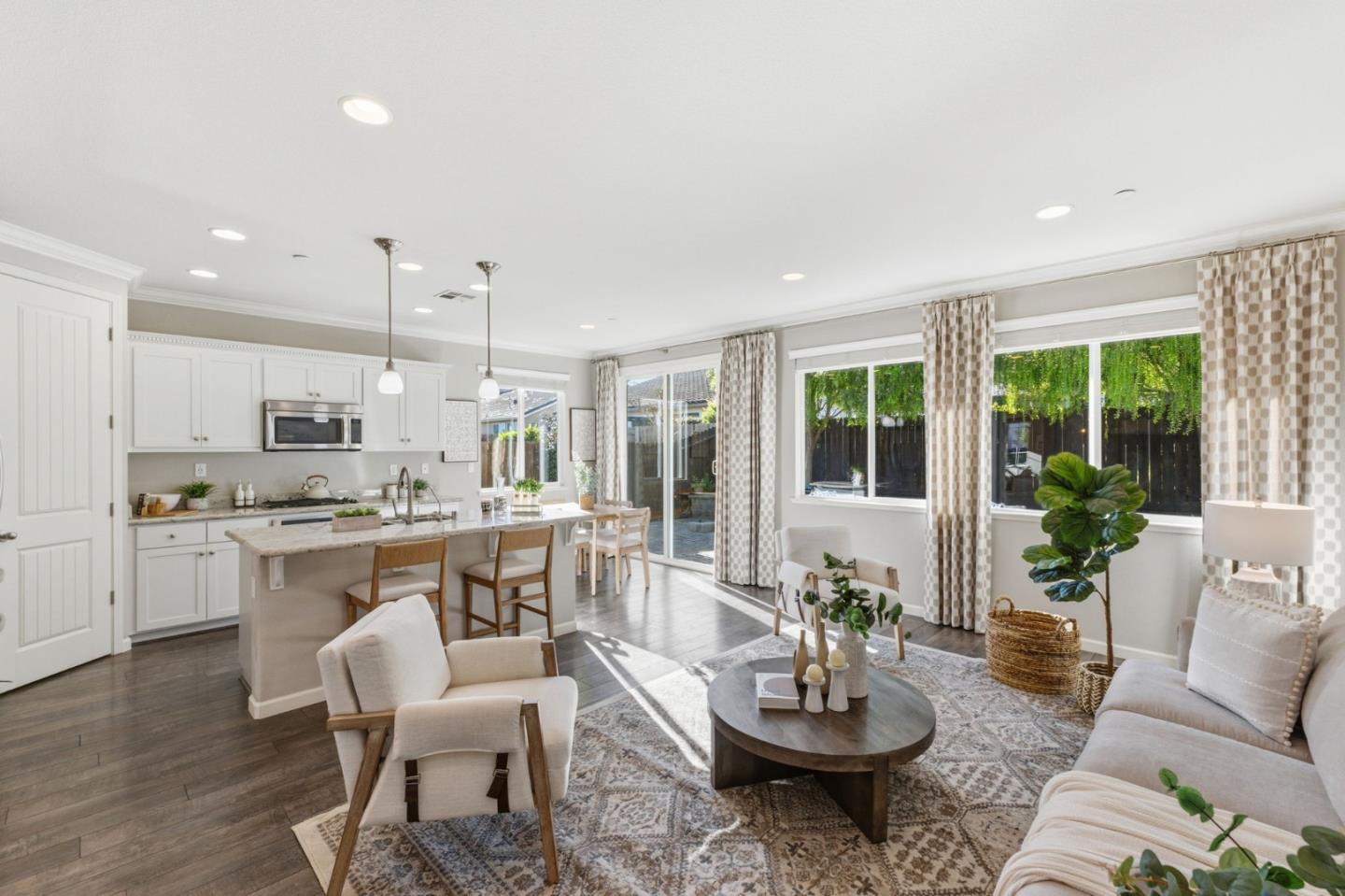 Detail Gallery Image 16 of 57 For 931 Held Ct, Hollister,  CA 95023 - 4 Beds | 2 Baths