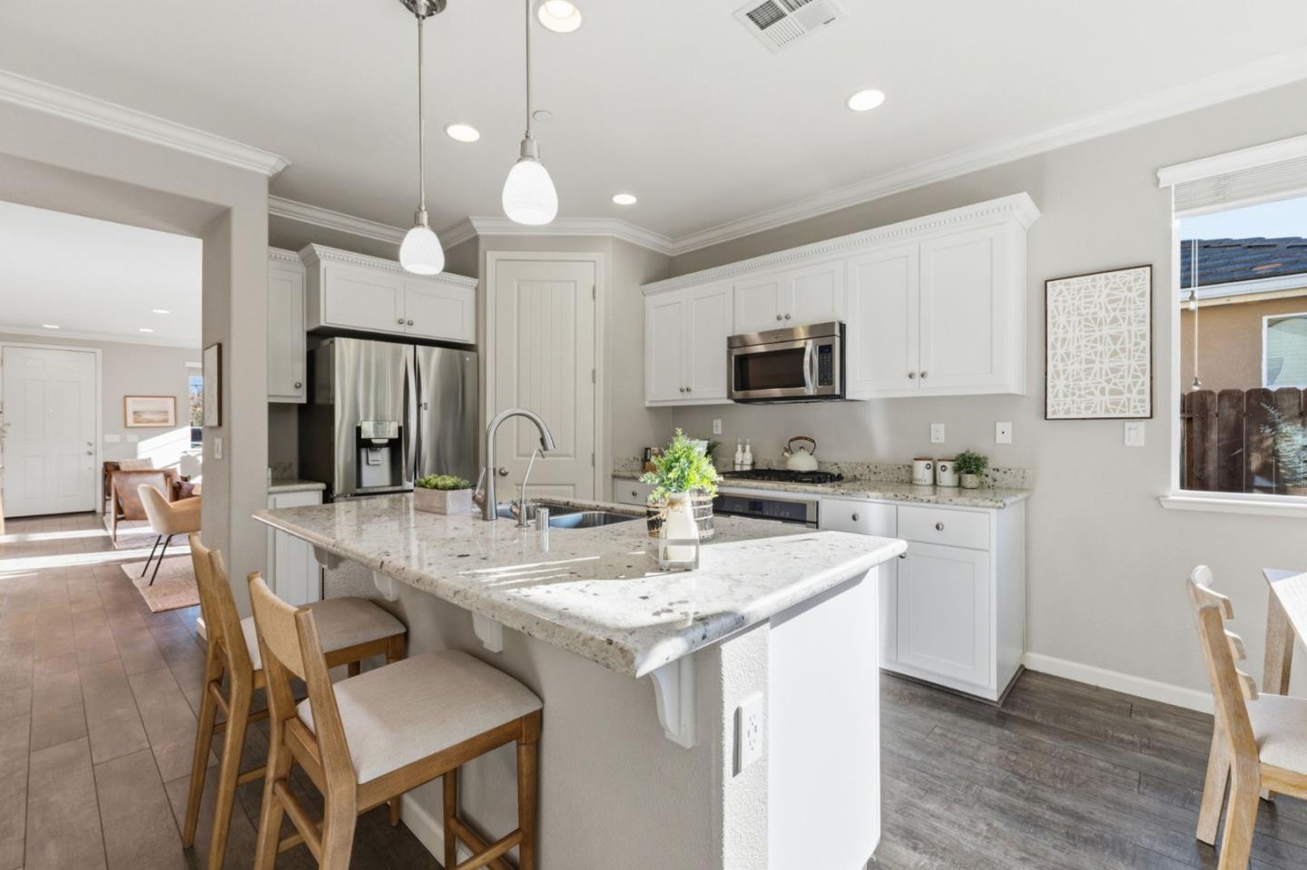 Detail Gallery Image 17 of 57 For 931 Held Ct, Hollister,  CA 95023 - 4 Beds | 2 Baths