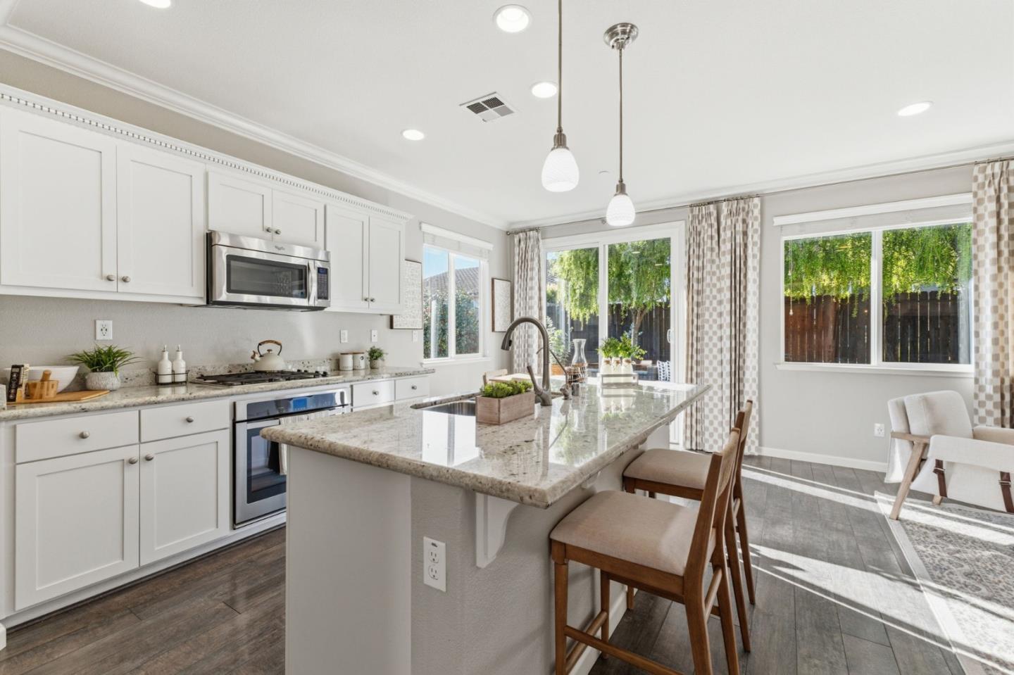 Detail Gallery Image 18 of 57 For 931 Held Ct, Hollister,  CA 95023 - 4 Beds | 2 Baths