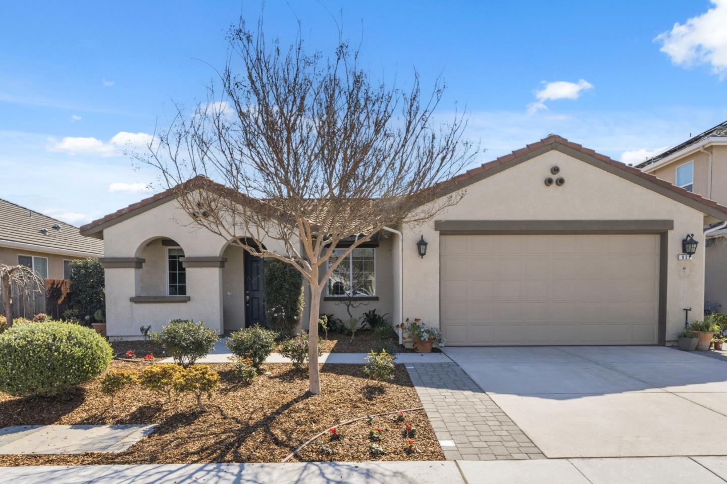 Detail Gallery Image 2 of 57 For 931 Held Ct, Hollister,  CA 95023 - 4 Beds | 2 Baths