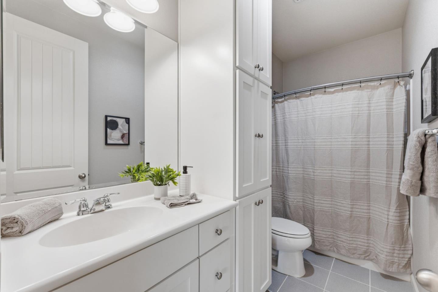 Detail Gallery Image 32 of 57 For 931 Held Ct, Hollister,  CA 95023 - 4 Beds | 2 Baths