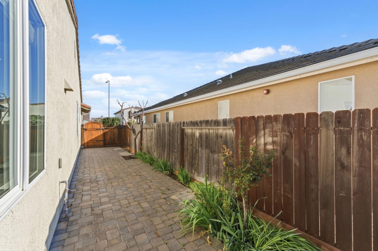 Detail Gallery Image 39 of 57 For 931 Held Ct, Hollister,  CA 95023 - 4 Beds | 2 Baths