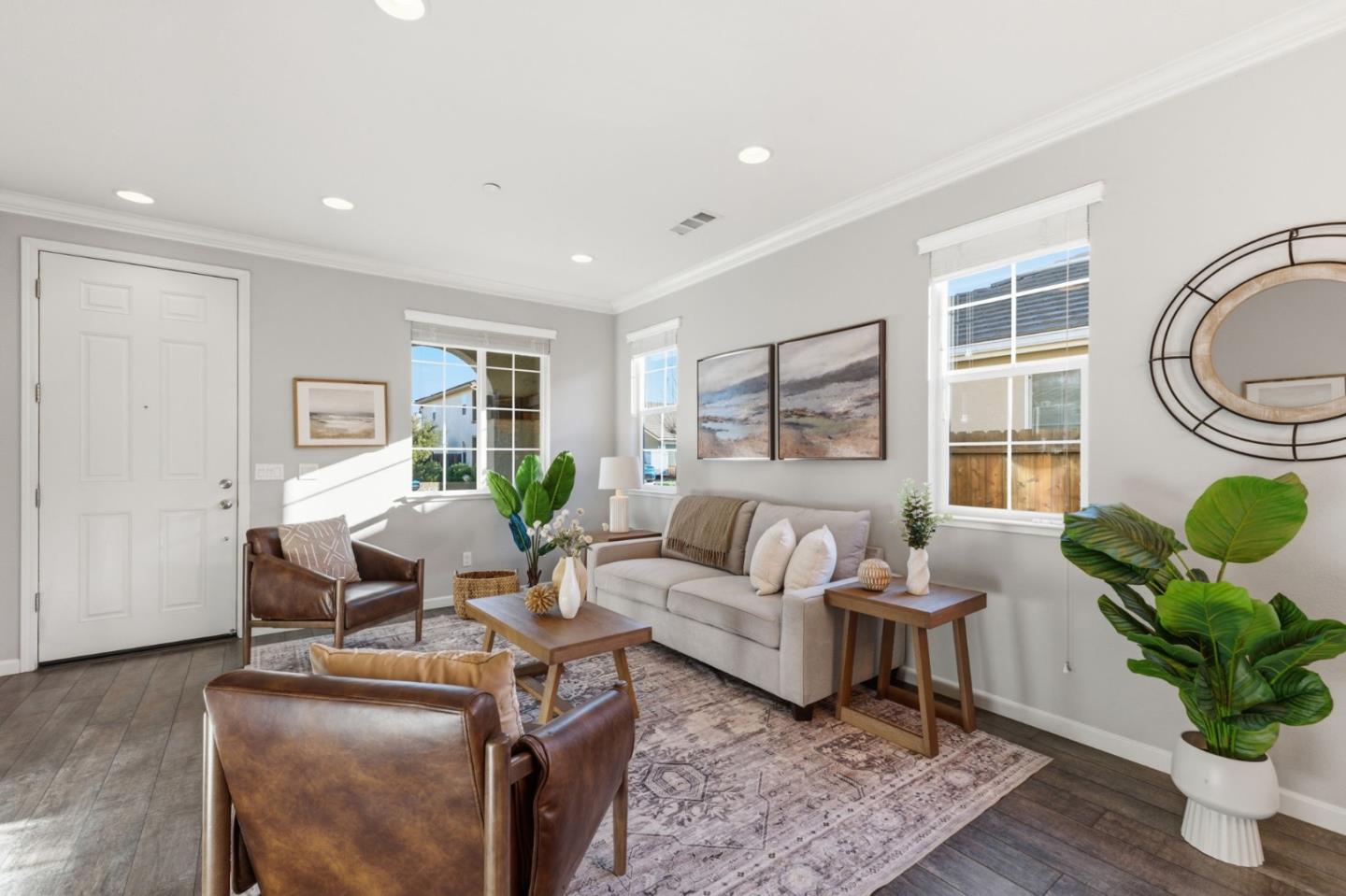 Detail Gallery Image 9 of 57 For 931 Held Ct, Hollister,  CA 95023 - 4 Beds | 2 Baths